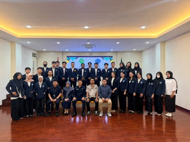 PENERIMAAN MAHASISWA KULIAH KERJA PROFESI HUKUM (KKPH) FAKULTAS HUKUM UNIVERSITAS MUHAMMADIYAH PALU DI PENGADILAN TATA USAHA NEGARA PALU